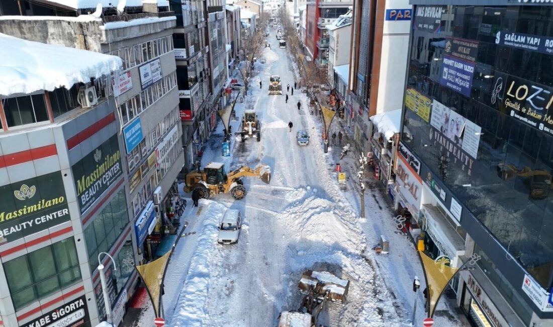 Bingöl’de günlerdir etkili olan yoğun kar yağışının durmasının ardından kent