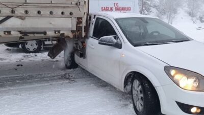 Bingöl’de kar ve buzlanmadan dolayı otomobilin tıra çarpması sonucu meydana