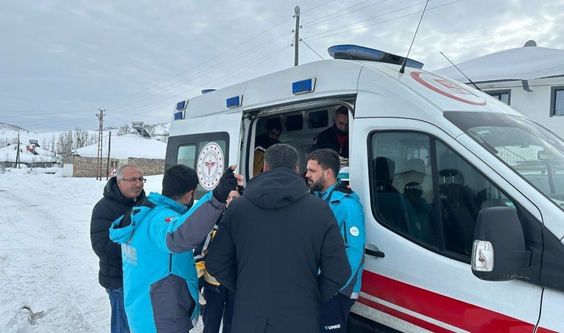 Bingöl’de etkili olan yoğun kar yağışı nedeniyle kara yolu ulaşımının