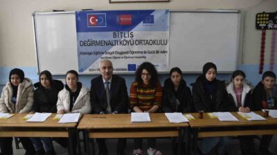 Bitlis’te bir köy okulunda eğitim gören öğrenciler, Erasmus+ projesi kapsamında