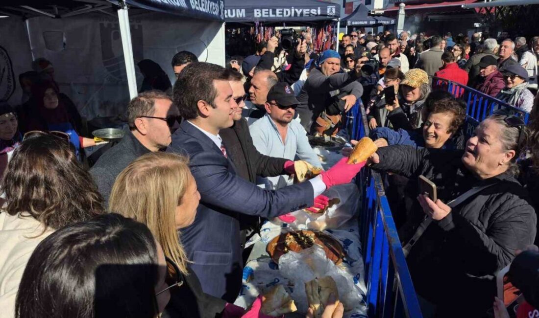 Muğla’nın Bodrum ilçesinde 10’uncu kez düzenlenen Hamsi Festivali, binlerce kişinin