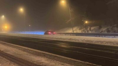 Türkiye’nin önemli geçiş güzergahlarından D-100 karayolunun Bolu Dağı kesiminde kar