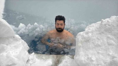 Bolu’da yılbaşı tatili için kente gelen Eren Biri, hava sıcaklığının