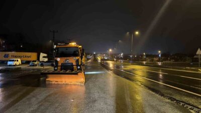 Bolu Dağı geçişinde etkili olan yoğun sis ve sağanak yağış,