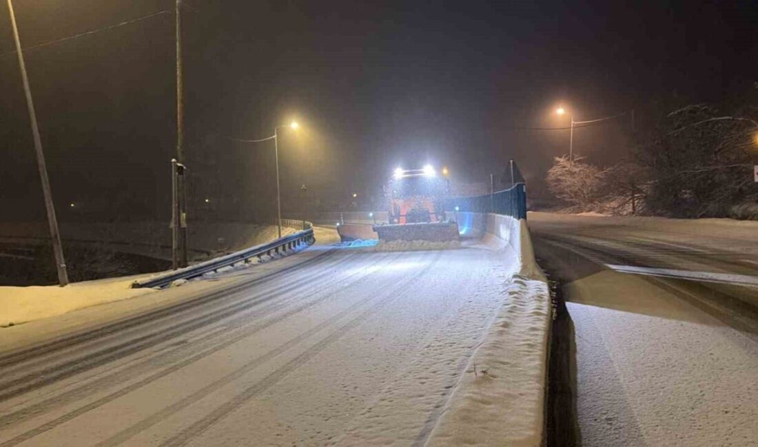 Bolu Dağı geçişinde beklenen kar yağışı etkisini göstermeye başladı. Görüntülenen