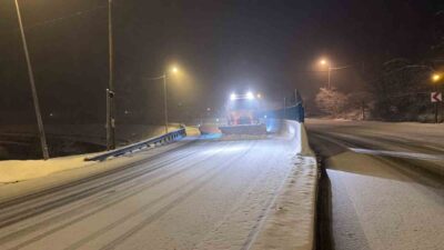 Bolu Dağı geçişinde beklenen kar yağışı etkisini göstermeye başladı. Görüntülenen