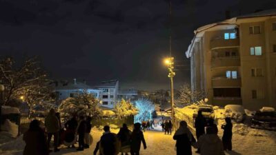 Bolu’da günlerdir etkili olan yoğun kar yağışı, kentte yaşamı olumsuz