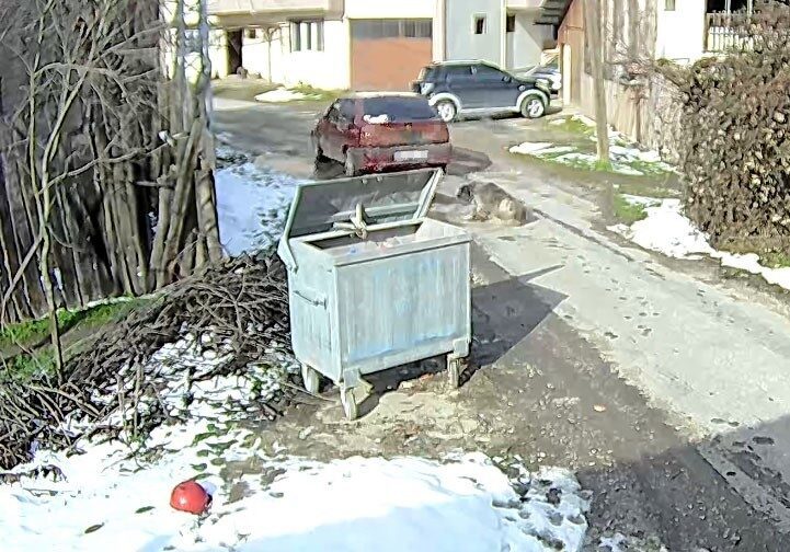 Bolu Belediye Başkanı Tanju Özcan, bir aracın üzerinden geçerek yaraladığı