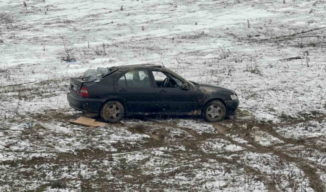 Karabük’te kontrolden çıkan otomobilin boş araziye uçarak takla attığı kazada