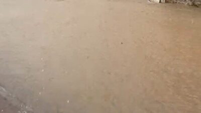 Çanakkale’nin Kuzey Ege Denizi’ndeki Bozcaada ilçesinde sağanak yağış nedeniyle cadde