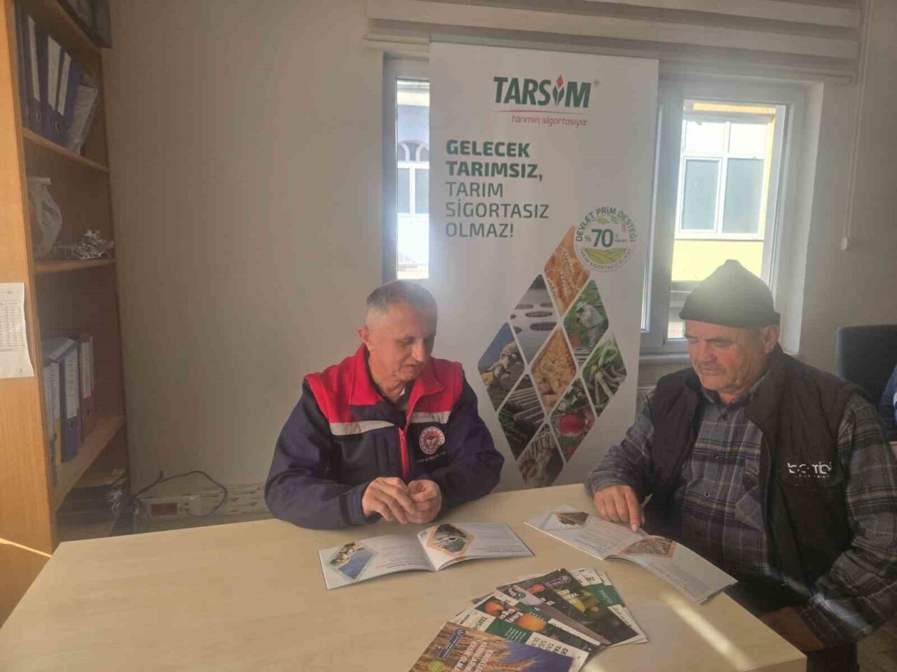 Aydın’ın Bozdoğan ilçesindeki üreticilere Tarım Sigortaları Havuzu’nun (TARSİM) önemi anlatılarak