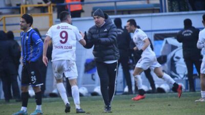 Sultan Su İnegölspor Teknik Direktörü İsmail Güldüren, deplasmanda Karacabey Belediyespor