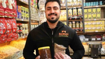 Diyarbakır’daki bir işletmede, yaklaşık 25 farklı bitki türünün harmanlanmasıyla hazırlanan