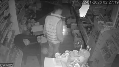 Osmaniye’de konteyner çarşıda bulunan bir büfeye giren çocuk, büfeden aldığı