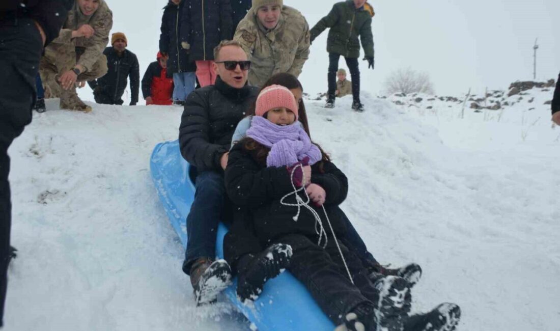 Muş’un Bulanık Kaymakamlığı öncülüğünde gerçekleştirilen etkinlik, hem çocukların yüzünü güldürdü