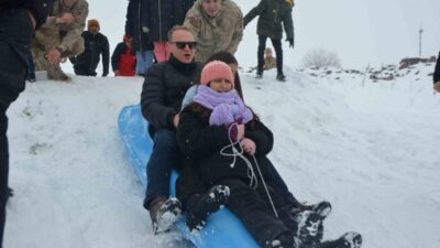 Muş’un Bulanık Kaymakamlığı öncülüğünde gerçekleştirilen etkinlik, hem çocukların yüzünü güldürdü