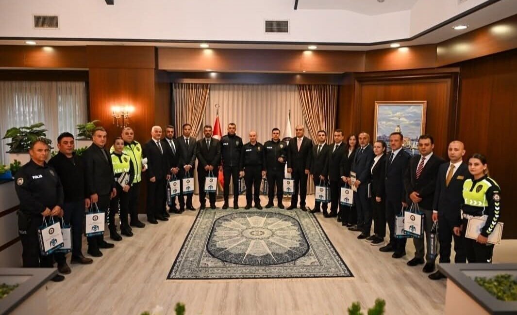 Buldan İlçe Emniyet Müdürlüğünde başarıyla görev yapan başarılı polis şefleri,
