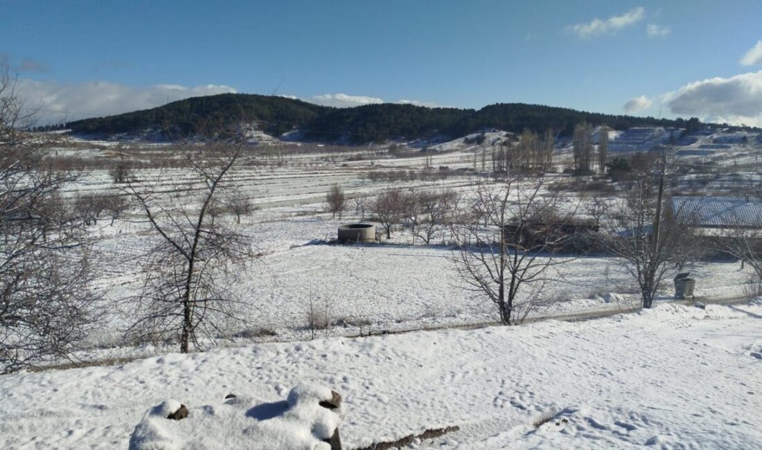 DENİZLİ (İHA) – Denizli’nin Buldan ilçesinin yüksek bölgelerine kar yağışı