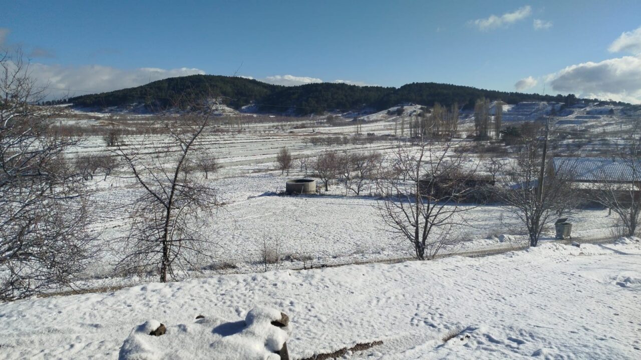 DENİZLİ (İHA) – Denizli’nin Buldan ilçesinin yüksek bölgelerine kar yağışı