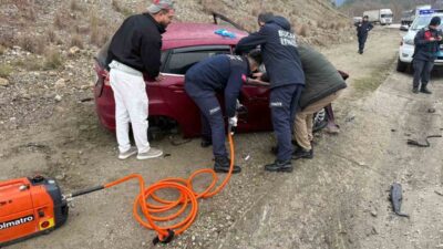 Burdur’da 3 otomobilin çarpışması sonucu meydana gelene trafik kazasında 4