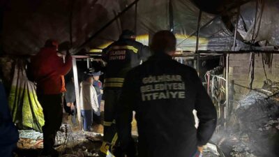 Ahırda çıkan yangın, itfaiyenin müdahalesiyle söndürülürdü. Olayda can kaybı yaşanmazken,