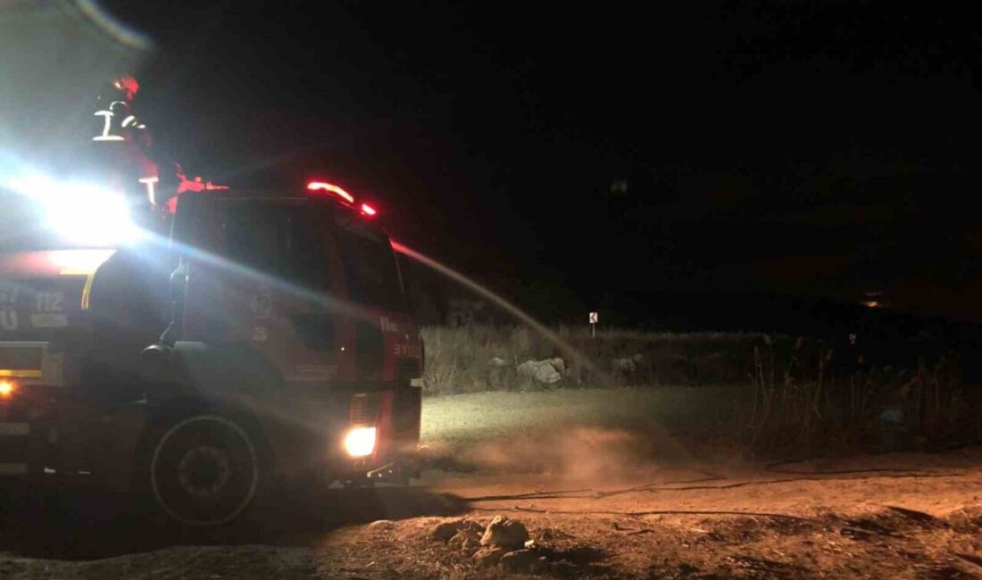 Burdur’un Bucak ilçesinde sazlık alanda çıkan yangın ekipler tarafından söndürüldü.
