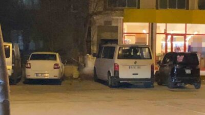 Burdur’da cadde üzerinde bırakılan şüpheli çanta, polis ekiplerince fünyeyle patlatıldı.