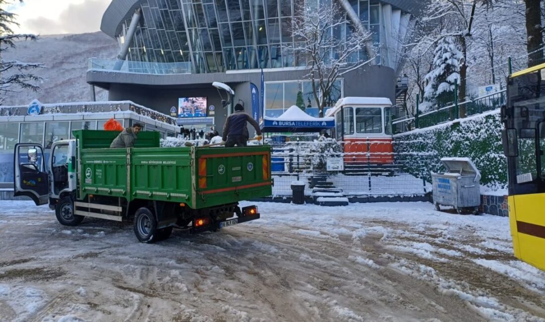 Bursa Büyükşehir Belediyesi, kent genelinde ulaşımın aksamaması ve kent yaşamının