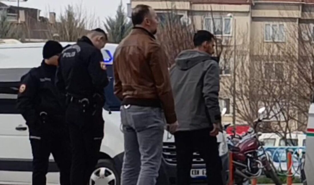 Bursa’nın İnegöl ilçesinde ağaca çarpan otomobilde 2 kadının hayatını kaybettiği