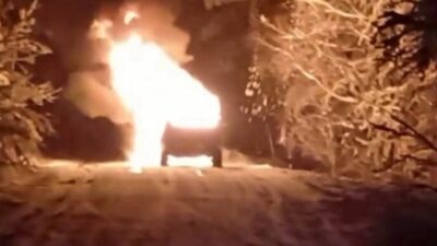 Bursa’nın İnegöl ilçesinde seyir halinde olan cip alev alev yandı.