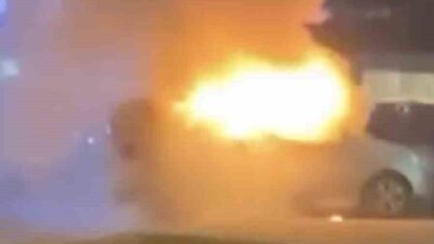 Bursa’nın Osmangazi ilçesine bağlı Soğanlı Mahallesi’nde akşam saatlerinde park halindeki