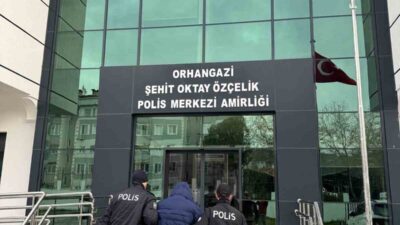 Bursa’nın Orhangazi ilçesinde aranan şahıslara yönelik polis ekiplerince düzenlenen operasyonlarda,