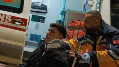 Bursa’nın İnegöl ilçesinde meydana gelen tek taraflı kazada direğe çarpan