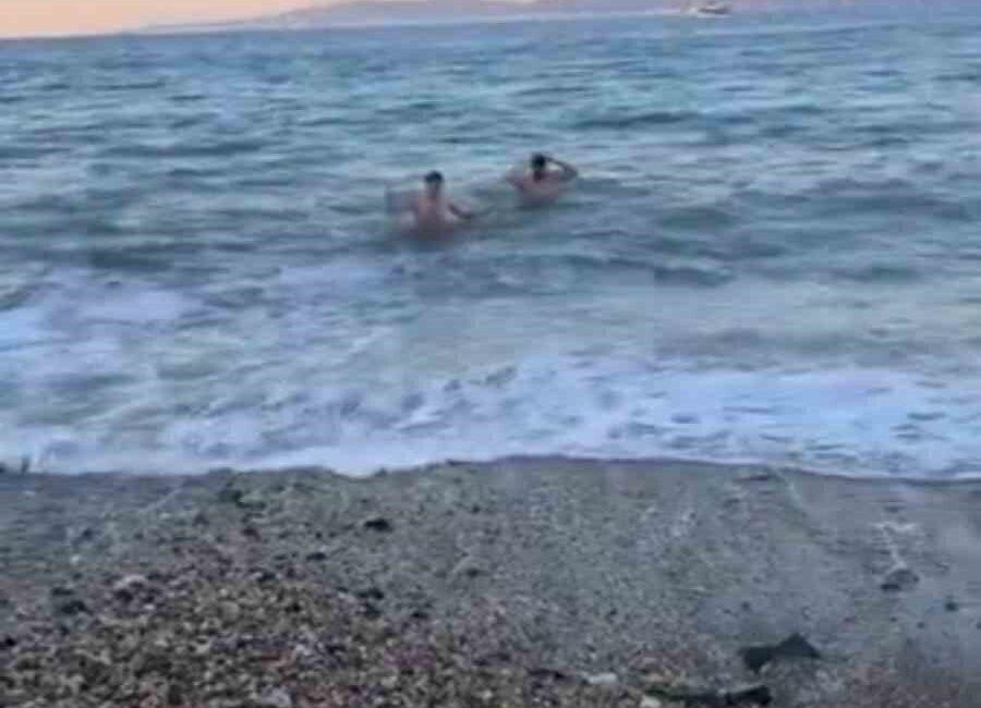 Bursa’da kar yağışıyla birlikte hava sıcaklığının sıfırın altına düştüğü kentte,