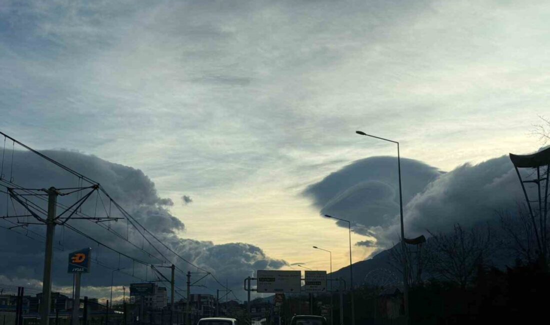 Bursa’nın gökyüzünü kaplayan sıra dışı bulutlar, görsel şölen oluşturdu. Bursa’da