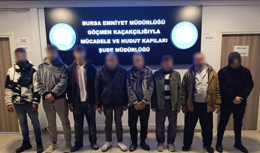 Bursa Emniyet Müdürlüğü ekiplerince göçmen kaçakçılığıyla mücadele kapsamında Osmangazi ilçesinde