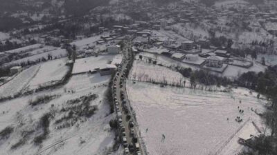 Bursa’da düzenlenen Kış Festivali’ne vatandaşlar yoğun katılım sağlarken, köy yollarının