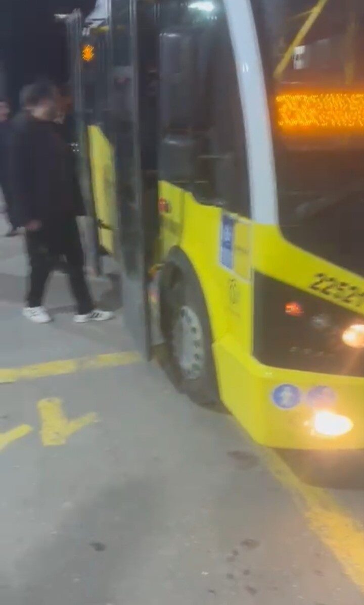 Bursa’da belediye minibüsünde kalp krizi geçiren bir yolcu, şoförün hızlı