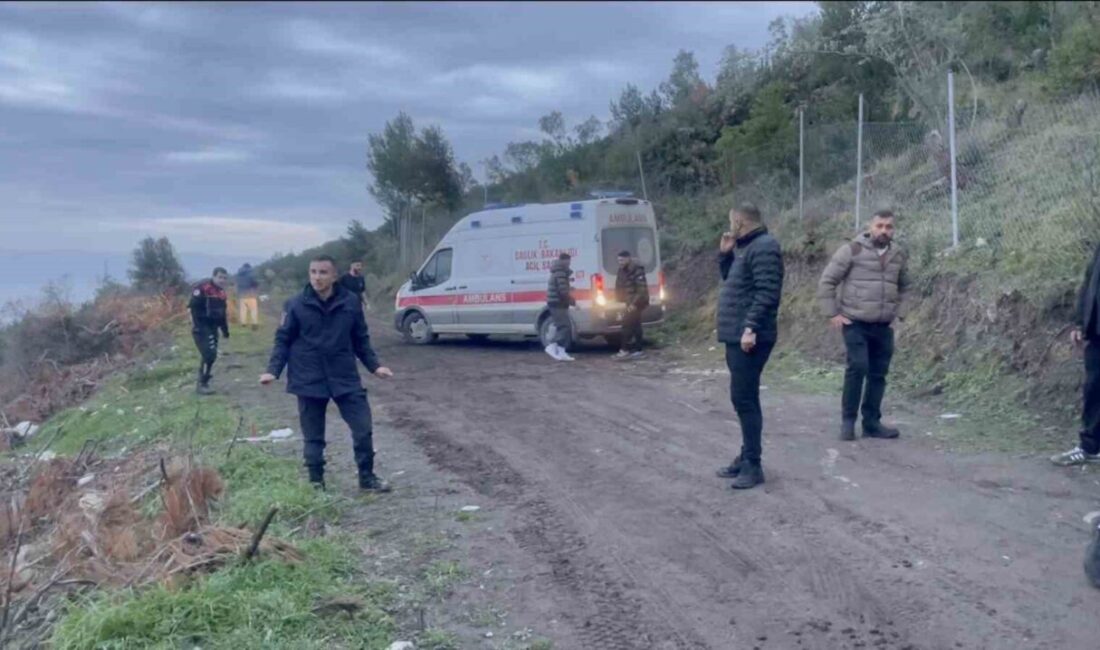 Bursa’nın Mudanya ilçesinin tarihi Kumyaka Mahallesi’nde zeytinlikteki su kuyusunu temizlemek