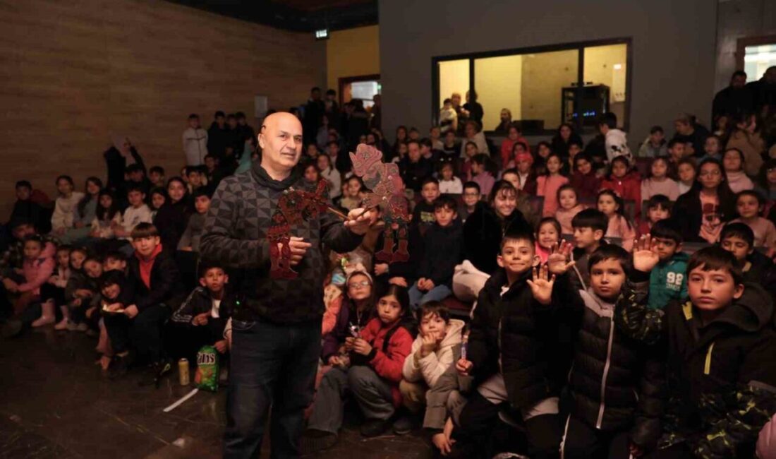 Yüzlerce yıllık geçmişe sahip olan gölge oyunu Karagöz’ü yaşatmak ve