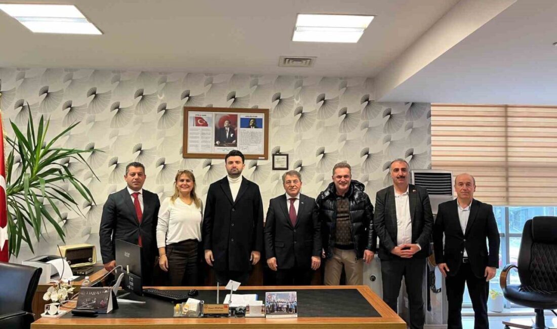 BURSA (İHA) – Bursaspor Başkanı Enes Çelik, Teknik Direktör Tahsin