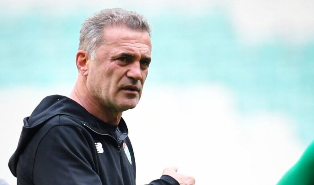 Bursaspor Kulübü, Teknik Direktör Tahsin Tam ile yolların ayrıldığını açıkladı.