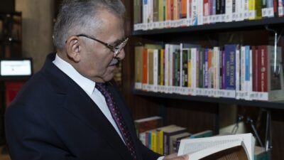 Kayseri Büyükşehir Belediyesi’nin kütüphanelerinde, Büyükşehir Belediye Başkanı Dr. Memduh Büyükkılıç’ın