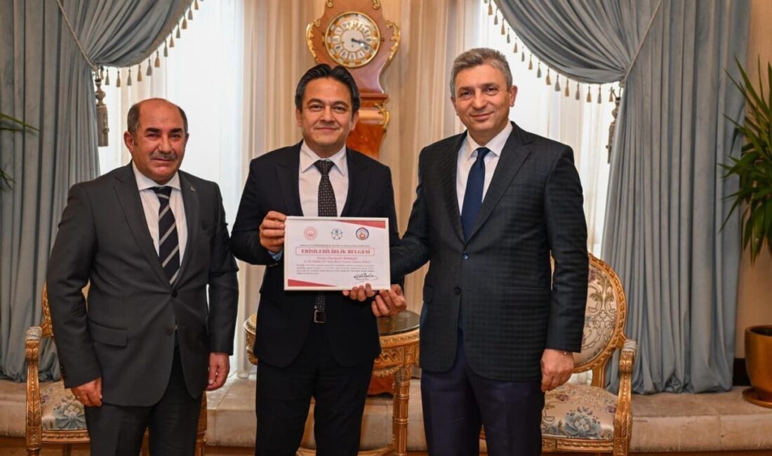 Antalya’da engelli ve hareket kabiliyeti kısıtlı bireylerin kent yaşamına tam,