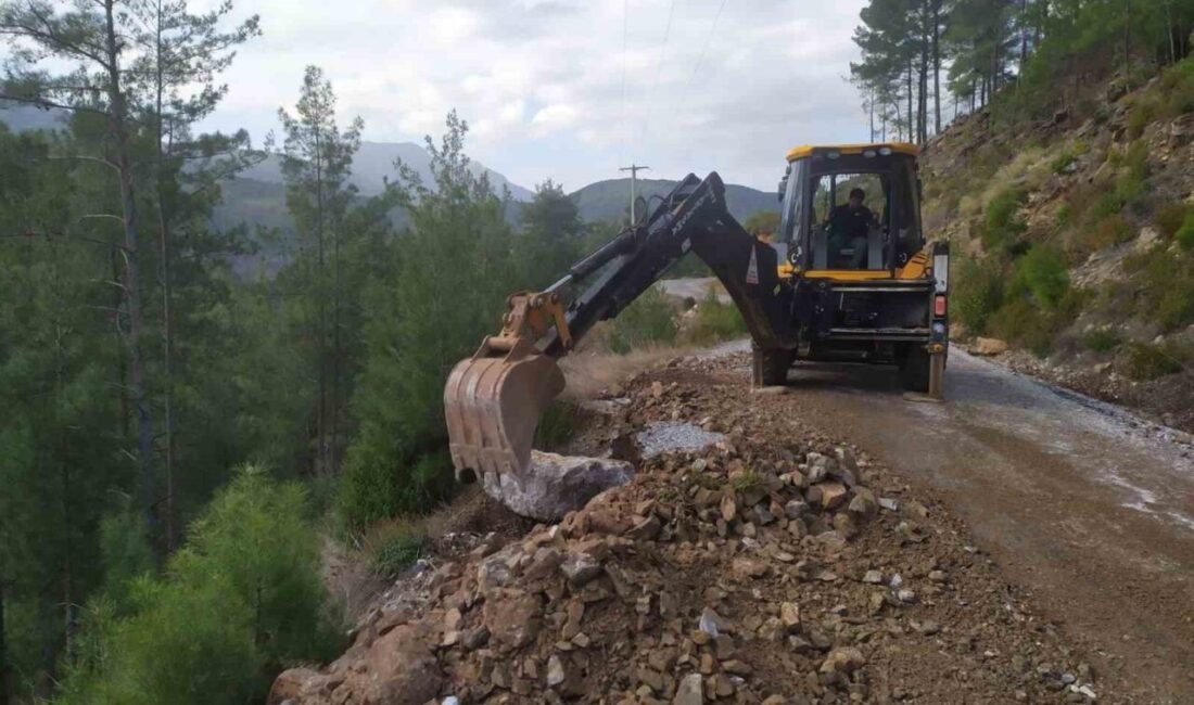 Sarı kod uyarısı verilen Antalya’da aşırı yağışlar etkisini sürdürürken, Büyükşehir