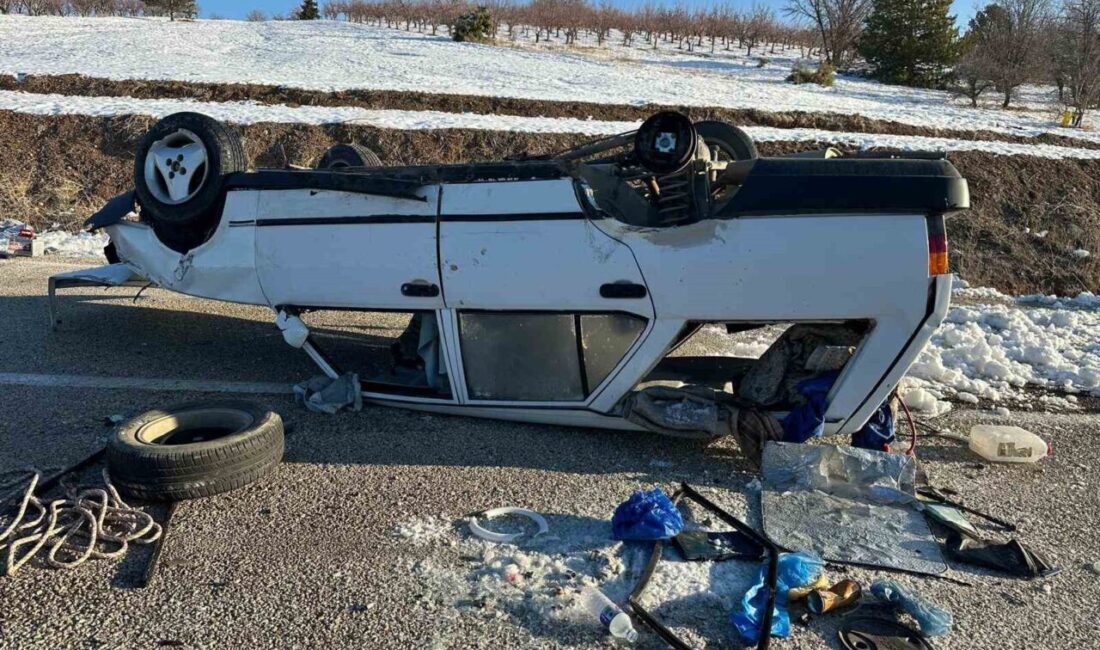 Konya’nın Bozkır ilçesinde buzlanma nedeniyle takla atan otomobilde sürücü kazayı