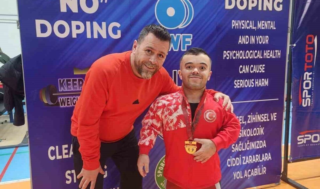 Kayserili Halterci Çağdaş Kaya; 59 kilo sıkletinde 165 kilo kaldırarak,