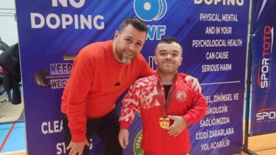 Kayserili Halterci Çağdaş Kaya; 59 kilo sıkletinde 165 kilo kaldırarak,