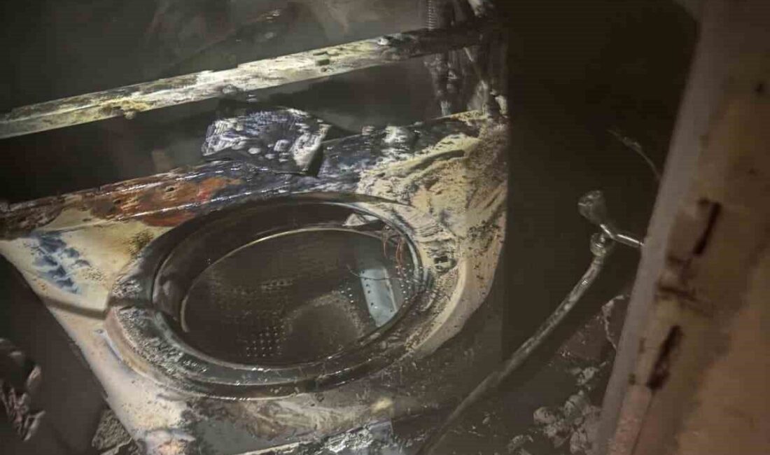 Diyarbakır’da çamaşır makinesinden çıkan yangın evi kullanılamaz hale getirdi. Olay,