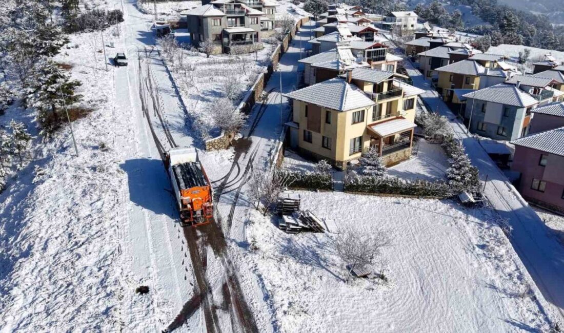 Denizli’nin Çameli Belediyesi, ilçenin genelinde etkili olan yoğun kar yağışı